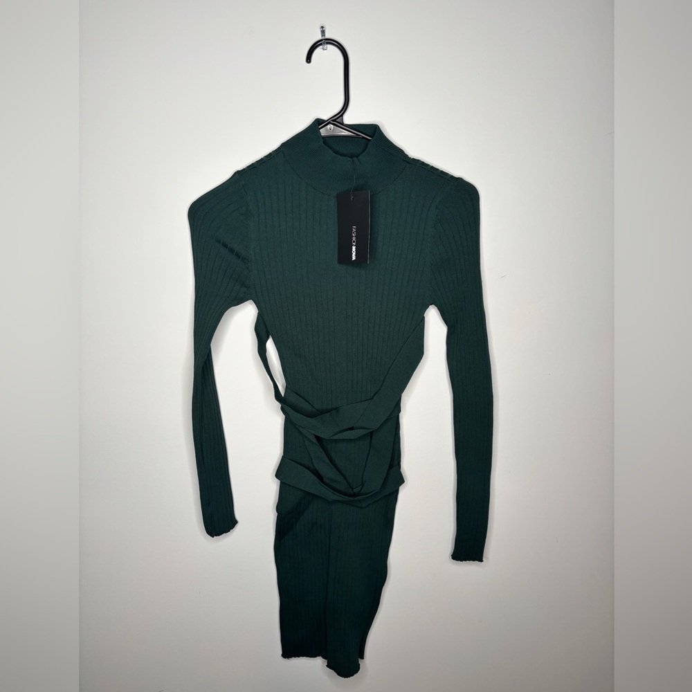 Green long sleeve dress